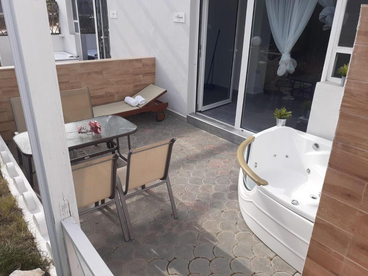 Kapahi Seaview Hotel Apartments 포토스 외부 사진
