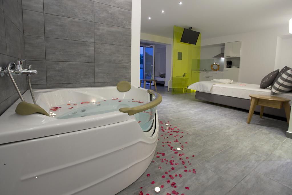 Kapahi Seaview Hotel Apartments 포토스 외부 사진